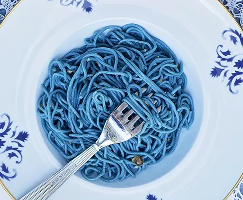 Macarrão azul