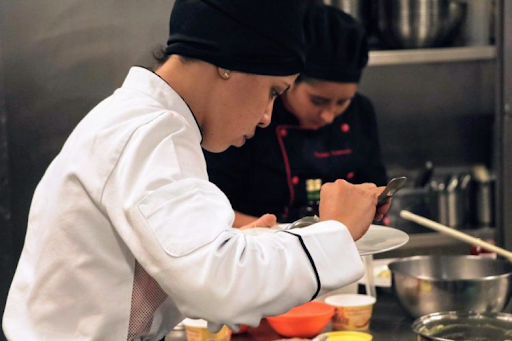 Conheça a Fácil e Tal, empresa de personal chef focada em alimentação afetiva